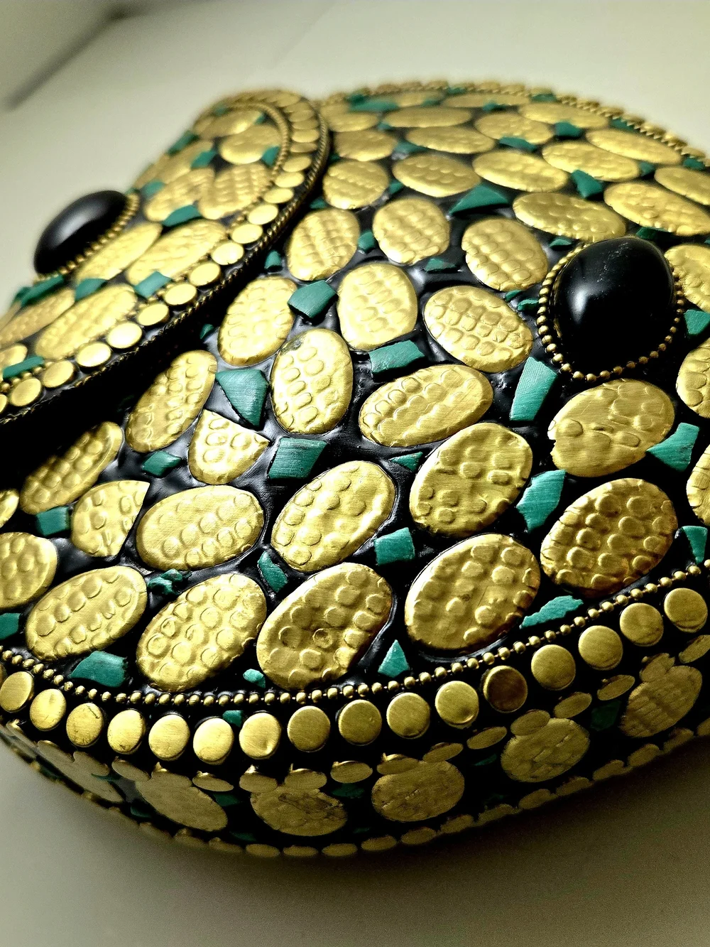RAMLA Gold and Teal Decorative Heart Clutch/Crossbody Bag